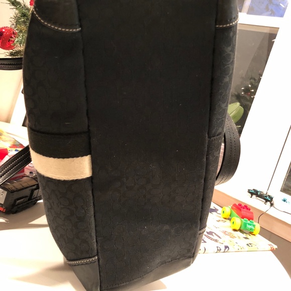 Coach Large black tote 18 inches wide 11 inches tall - Picture 3 of 4